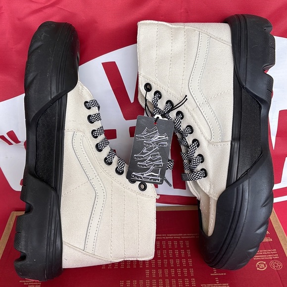 Vans Sk8-Hi Tapered
Heavy Canvas Marshmallow/
VNOA7Q5TKIG
WMNS sneakers - Picture 8 of 16